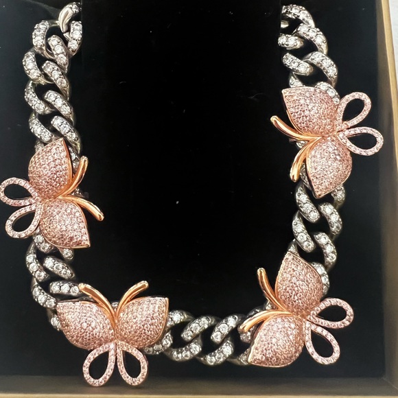 Iced butterfly Cuban chain choker necklace silver & pink - Picture 2 of 5